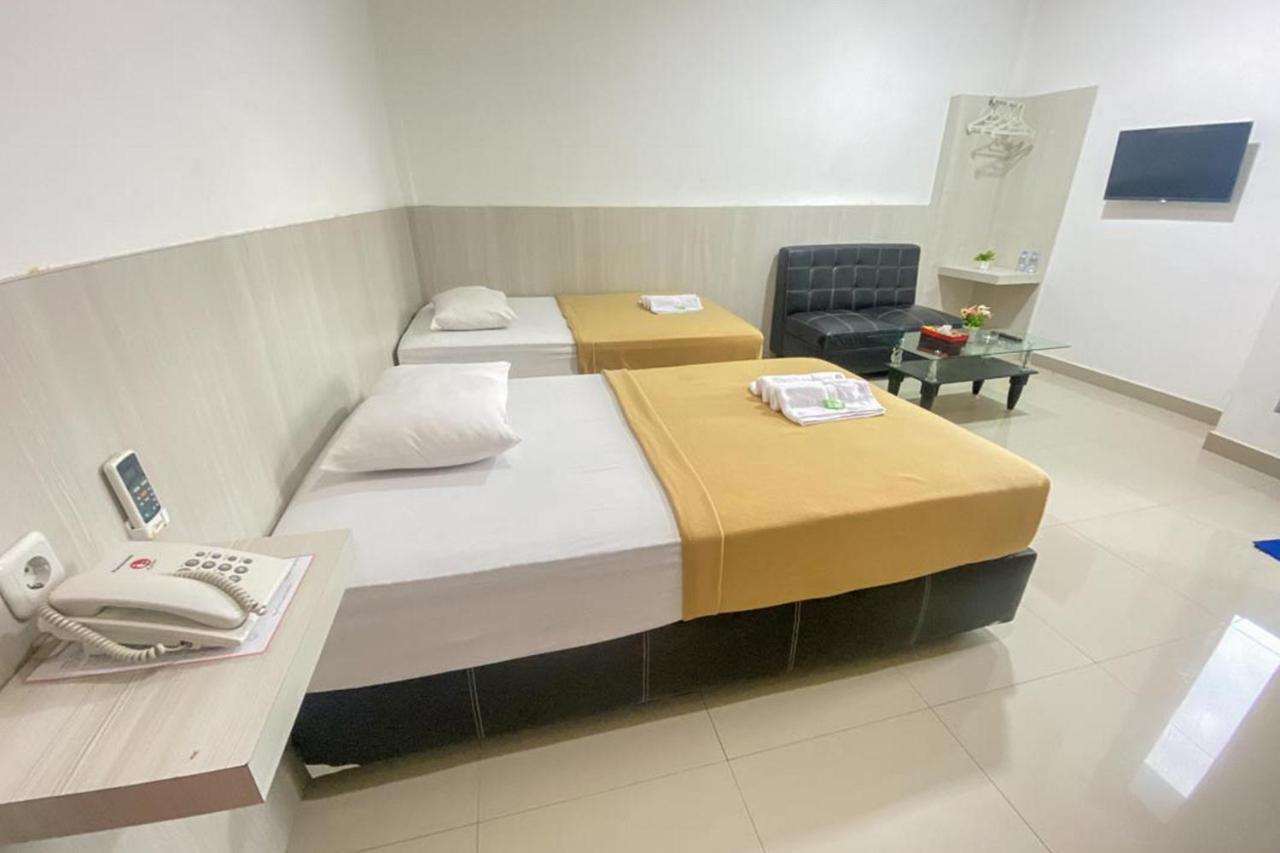 Hotel Giga Sidrap Rappang Buitenkant foto